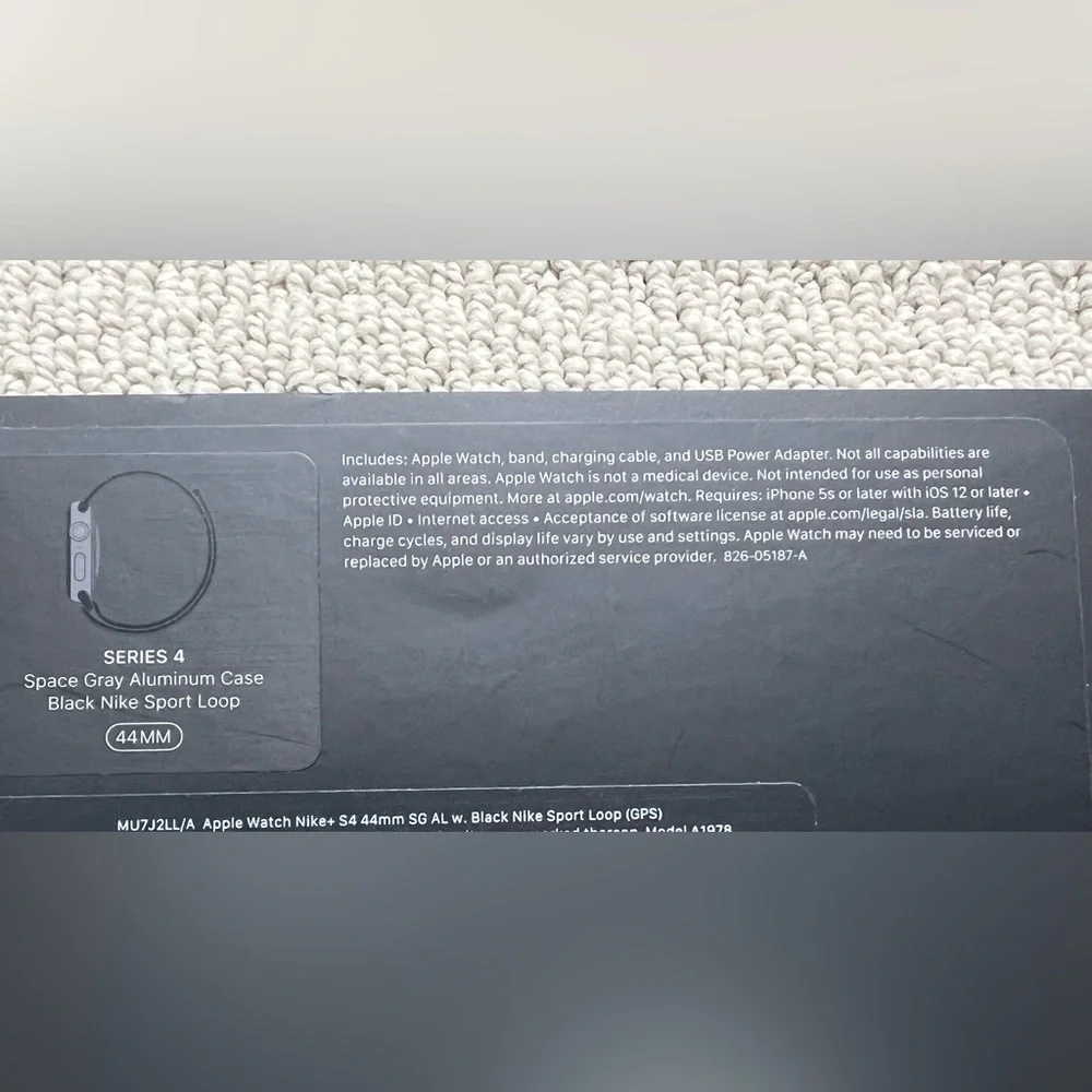 Apple SERIES 4 Space Gray Aluminum Case Black Nike Sport Loop 44mm